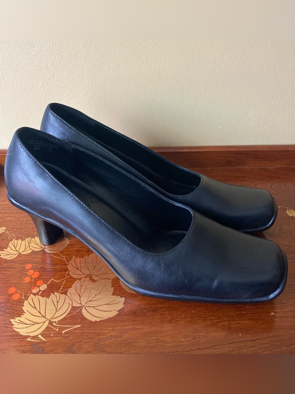 Kenneth Cole Black Leather Heels